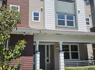 122 Ranch Ln, Mountain View, CA 94040