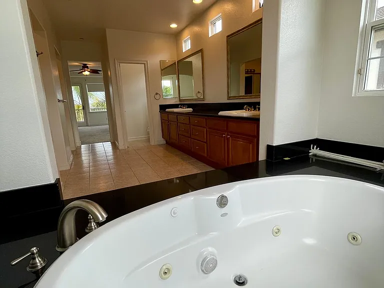 2133 Twain Ave — Photo 15