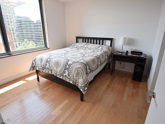 5th image of 2001 15th St N APT 1110
