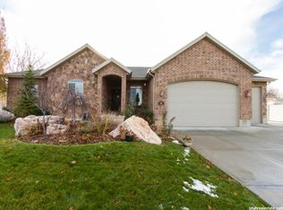 642 E Laurelwood Dr, Kaysville, UT 84037
