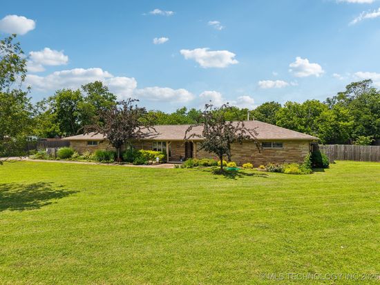 8969 E 16th St, Tulsa, OK 74112