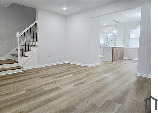 4th image of 1505 Ramblewood Rd