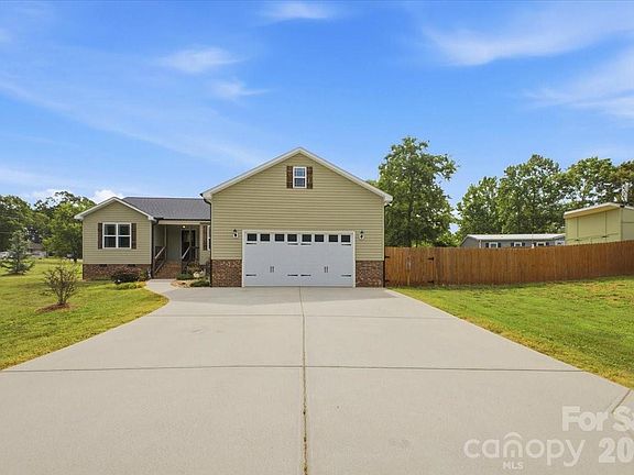 3rd image of 3788 Rene Ln