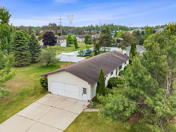 4th image of 301 Ragen Bogen Dr