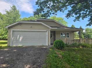 12605 Ward Dr, Chesterland, OH 44026