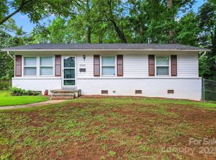 2328 Danforth Ln, Charlotte, NC 28206