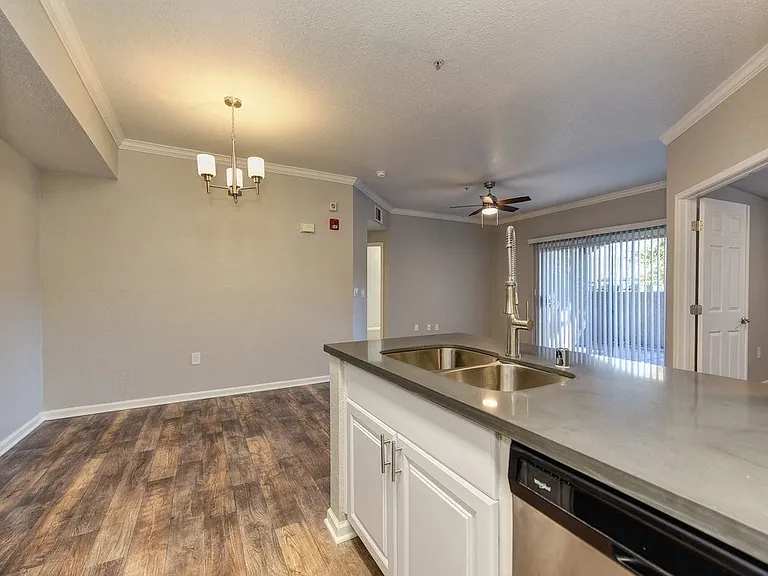 River Oaks Apartment Homes — Photo 6