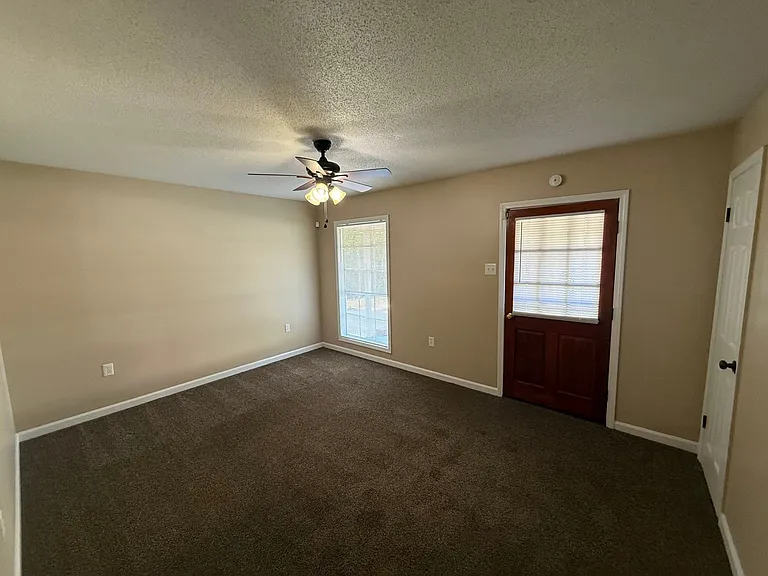 4246 Old Allen Rd — Photo 2
