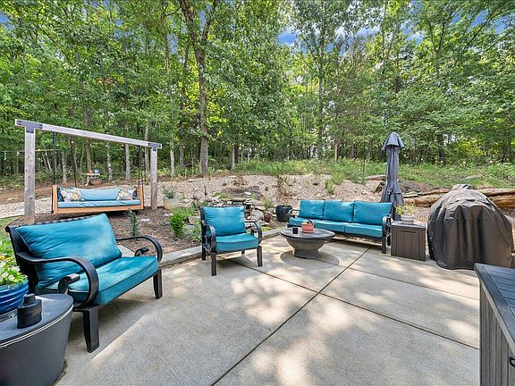4th image of 615 Muse Rd