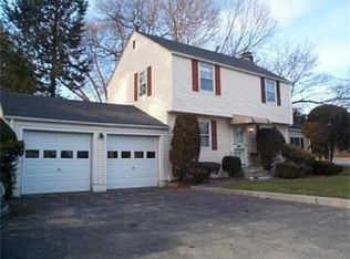 25 Hartford St, Natick, MA 01760