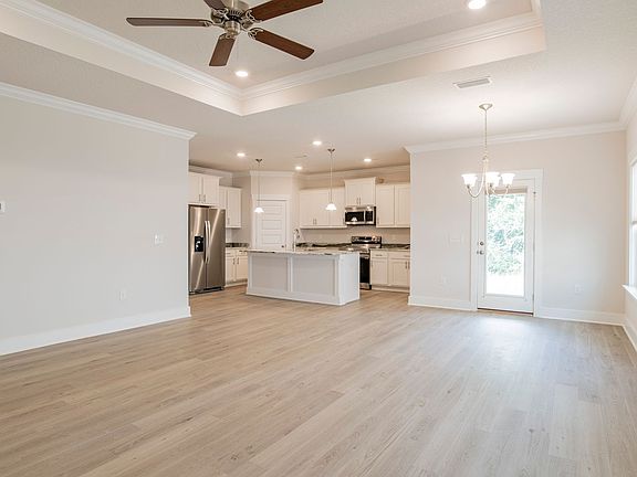 2nd image of 1213 Meadow Trl