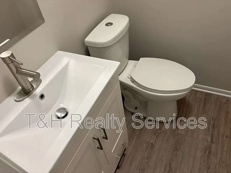 8705 Zephyr Dr — Photo 16