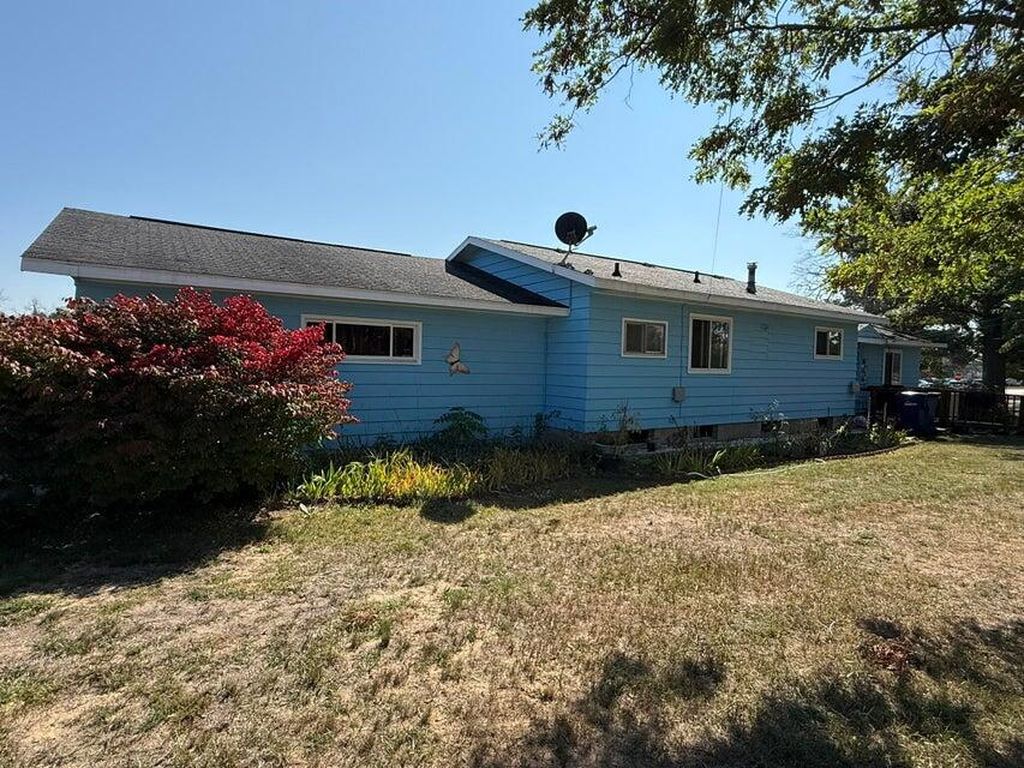 1205 E Michigan Ave, Grayling, MI - View 5