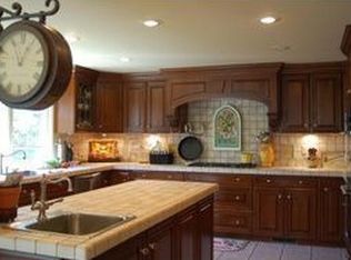 44 Franklin St, Dartmouth, MA 02748