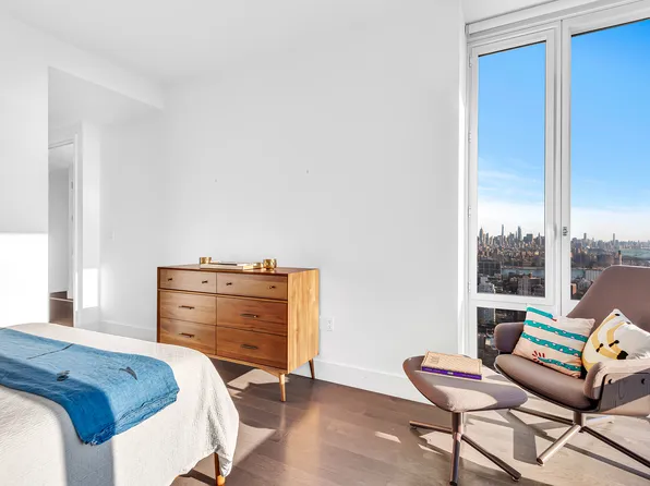 388 Bridge Street image 8 of 23