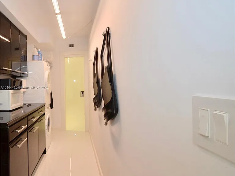 2301 Collins Ave #815/814 — Photo 17
