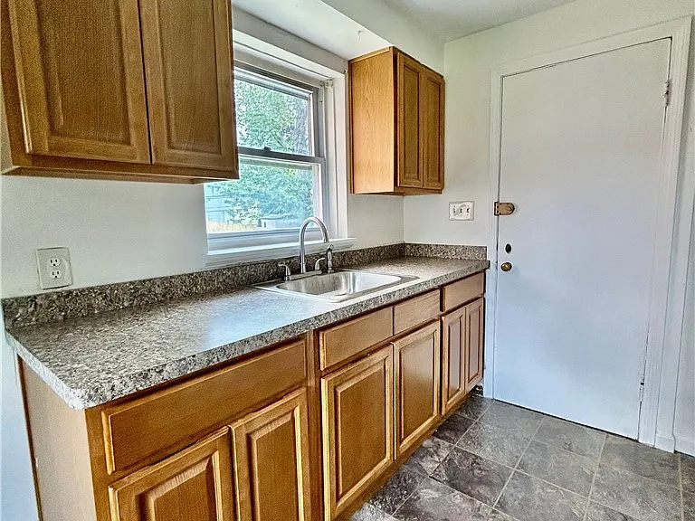 34 Latona Ct #1 — Photo 7
