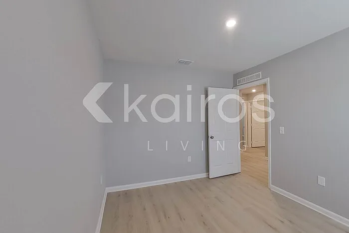 1709 Nebraska Loop — Photo 10