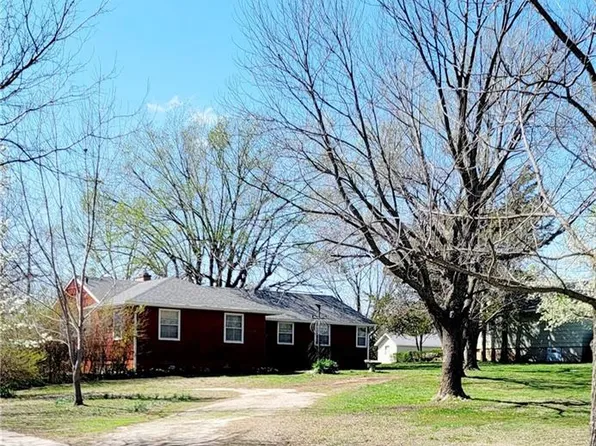 1310 N Jefferson Ave, Iola, KS 66749