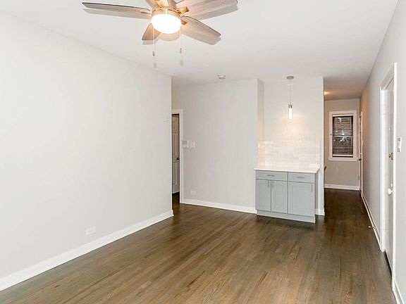 4th image of 617-25 W Melrose St #619-C1