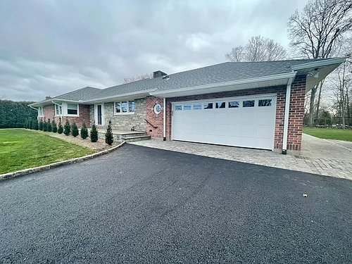 130 Stonehedge Dr N Photo 1