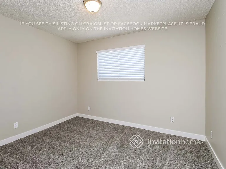 1249 E 8th St — Photo 11