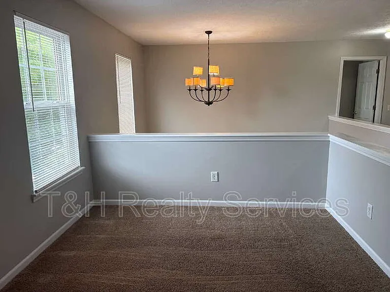 6609 Smithfield Dr — Photo 16