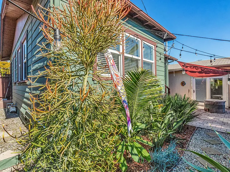 2235 Polk Ave — Photo 27