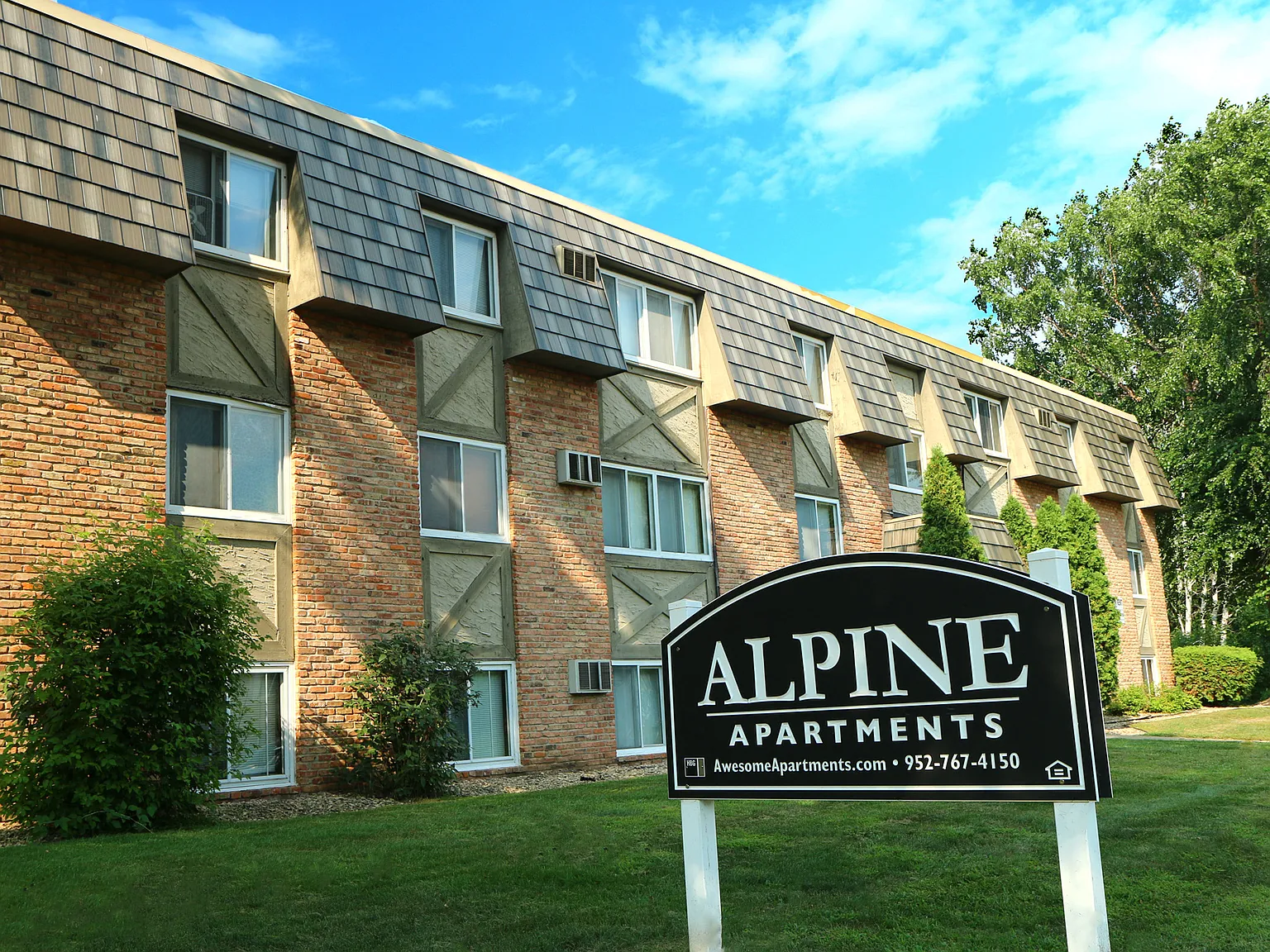 Alpine Apartments — Photo 3