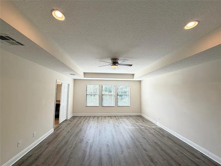 19522 Whispering Brook Dr — Photo 14