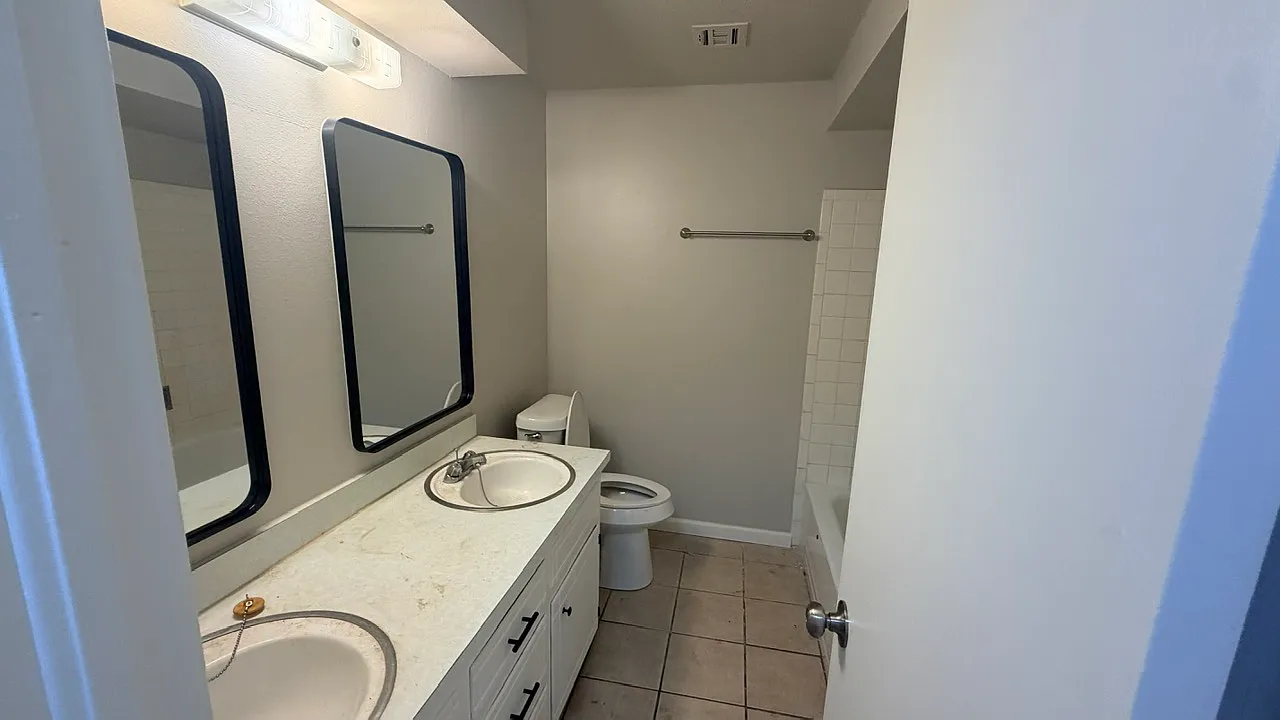 2 bed, 993 sqft, $950 — Photo 4