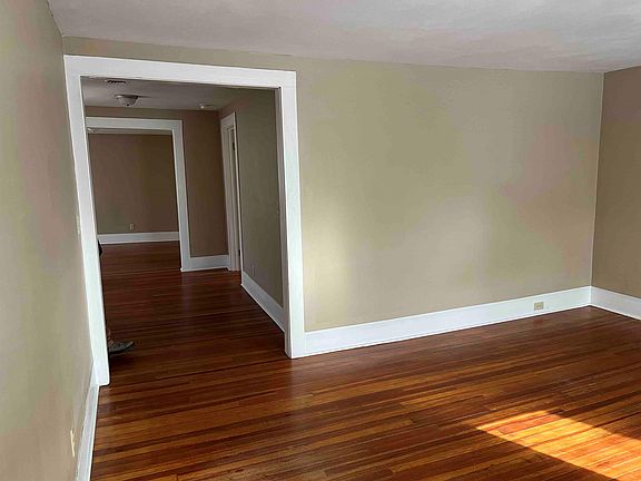 5th image of 412 Tompkins St #2