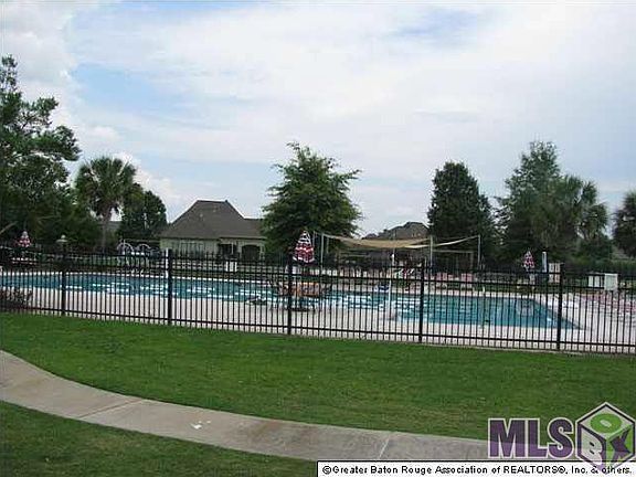 3rd image of 157 Patio Ct