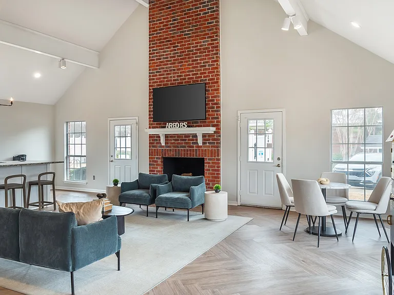 Arbors at Natchez Trace Apartments — Photo 4