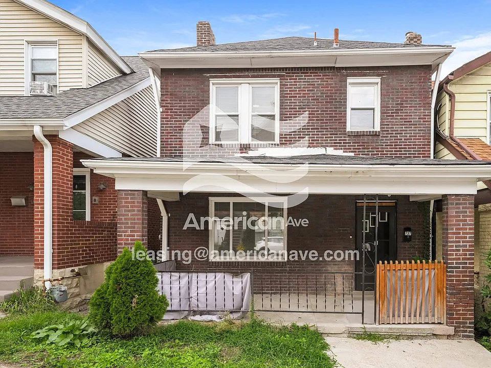 737 Montclair St