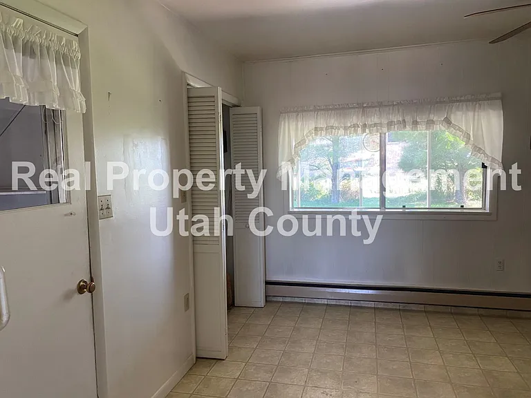 1285 W Utah Ave — Photo 7