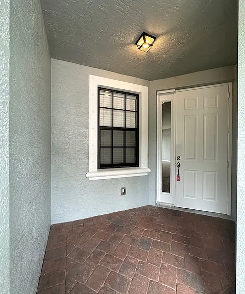 14732 Sutherland Ave — Photo 37