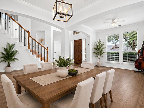 3rd image of 5612 Leven Ln