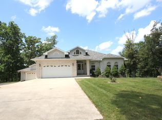 27 Columbine Rd, Lake Ozark, MO 65049