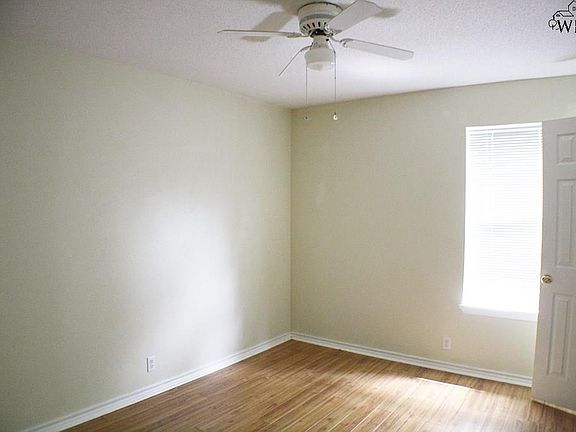 4th image of 509 Charlotte Ave