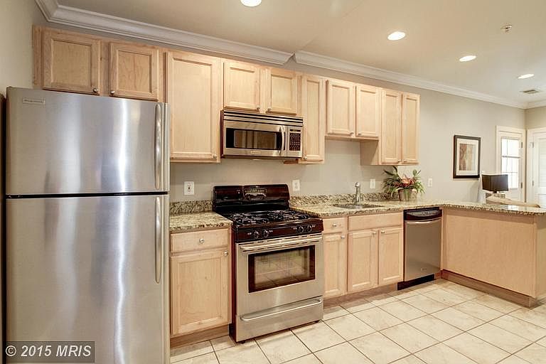 Kitchen (1 of 3)