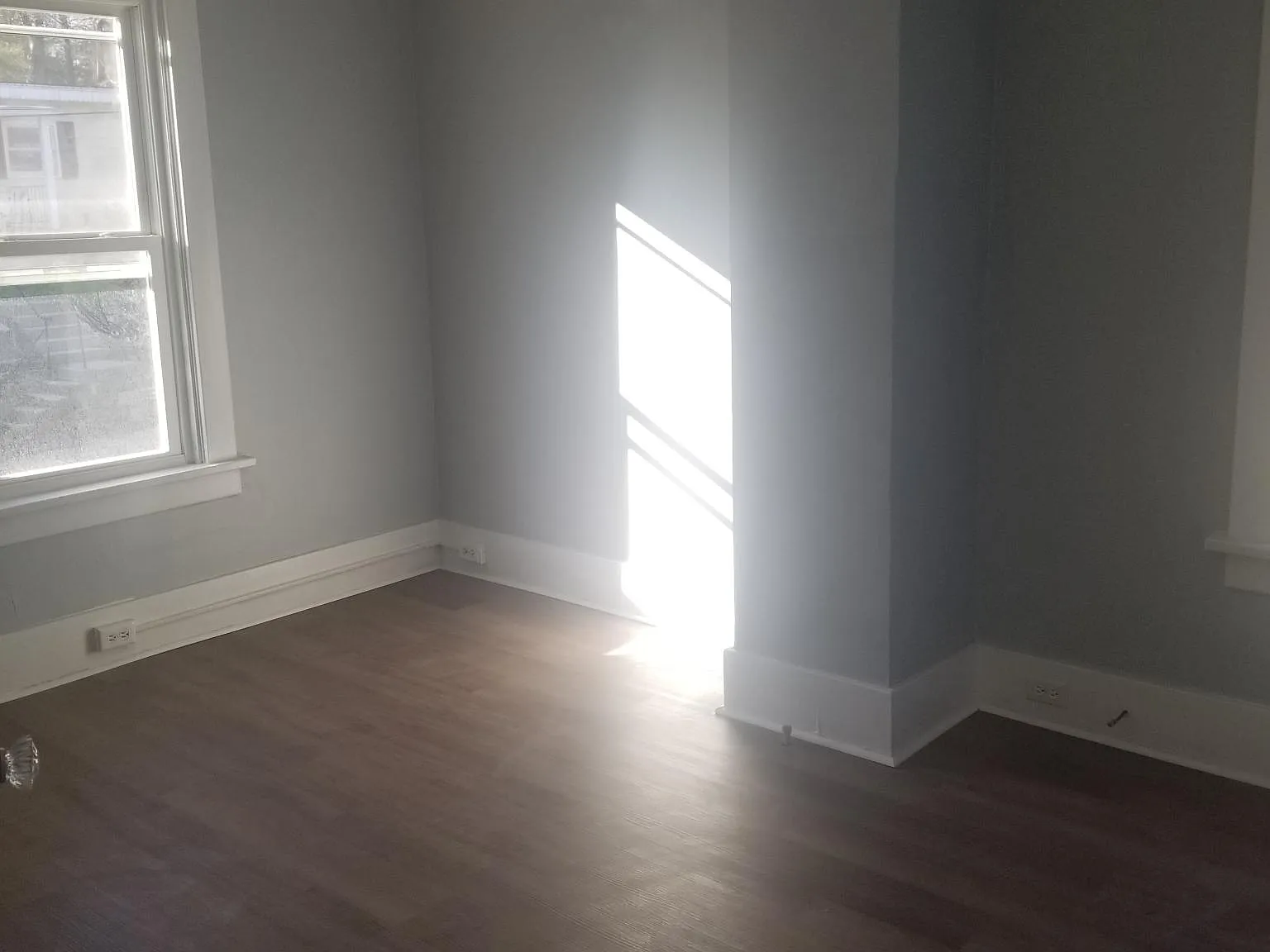 537 N Elm St — Photo 4