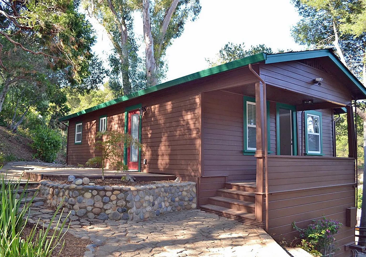 Silicon Valley Meets Rustic Living In This Fully Renovated 2 Bedroom! — Photo 1