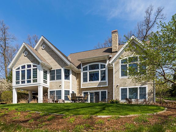 3rd image of 4350 S Oak Pointe Ct NE