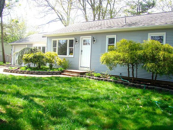 2nd image of 411 W Lake Dr