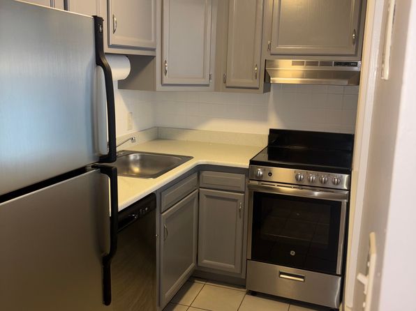 608 Boston Post Rd E APT 5