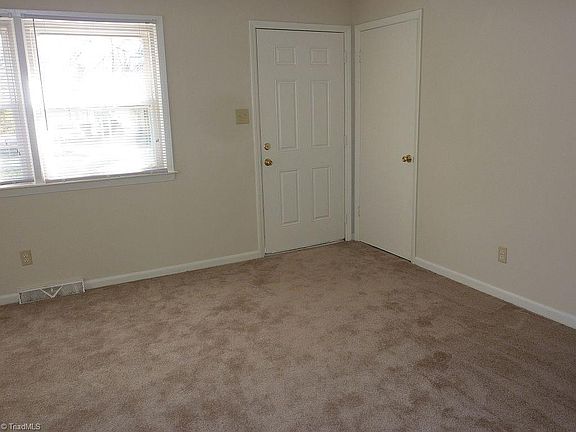 3rd image of 2116 Bulla St
