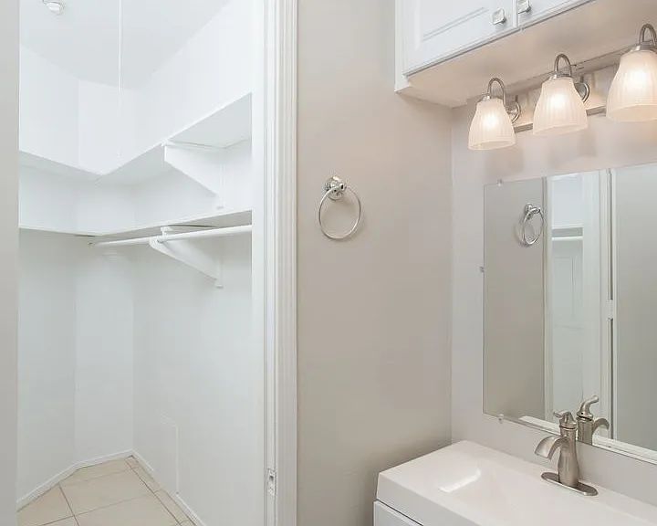 7709 Broadway #123 — Photo 20
