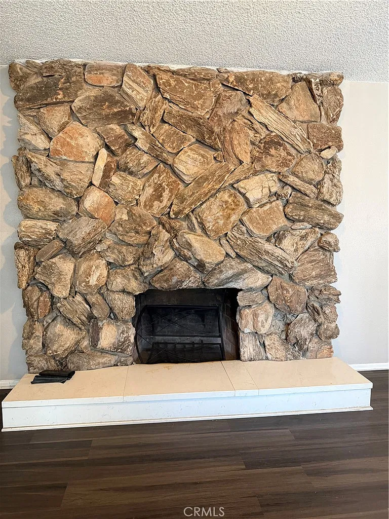3 bed, 1590 sqft, $3,400 — Photo 4