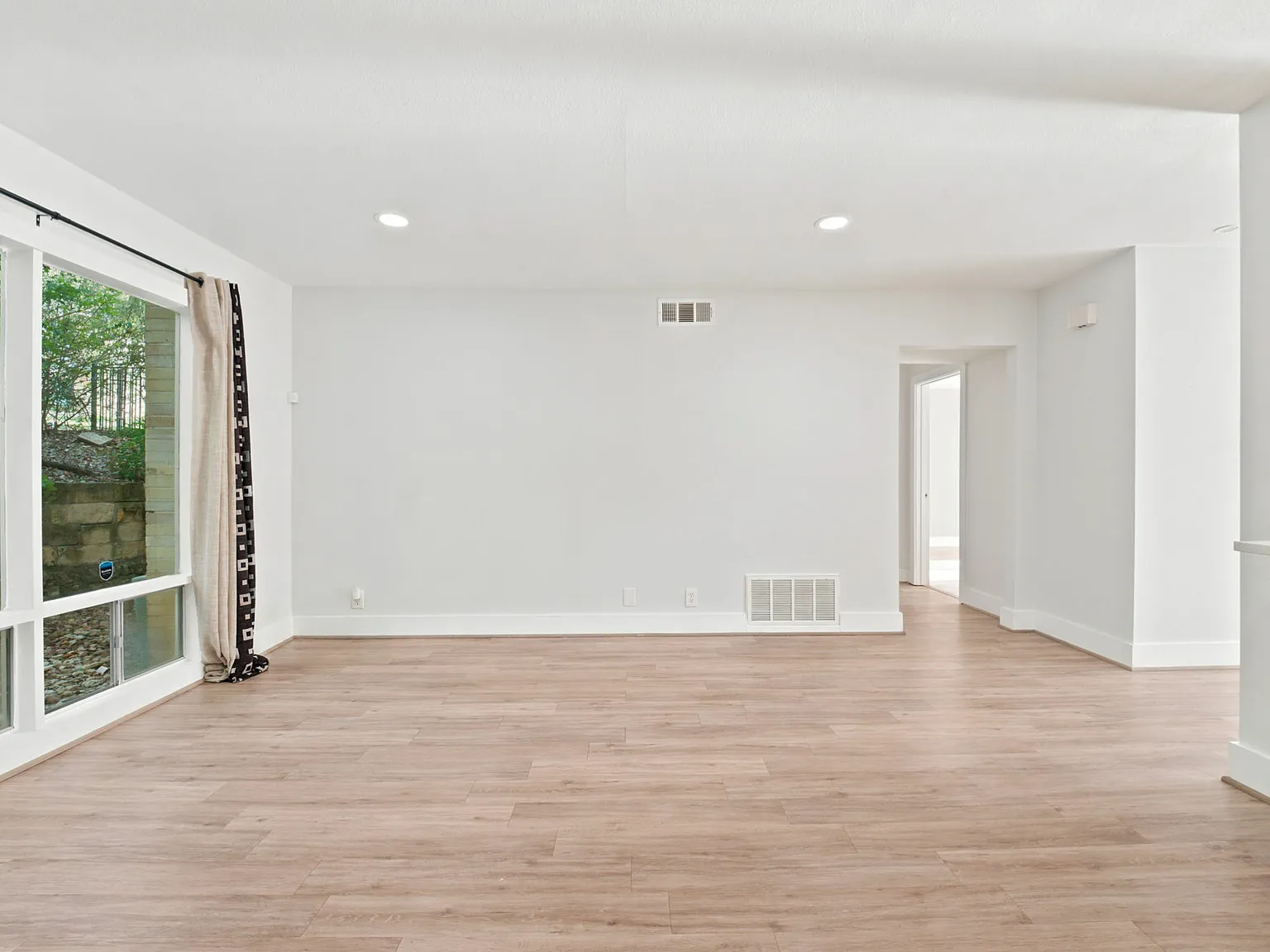 5332 Balcones Dr Unit#B, Austin Texas 78731 — Photo 3